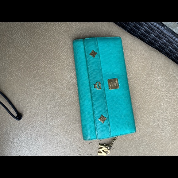 mcm continental wallet